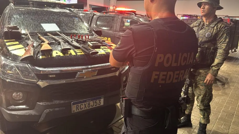 Suspeitos de atirar em turistas são detidos e esconderijo de armas é descoberto no sul da Bahia