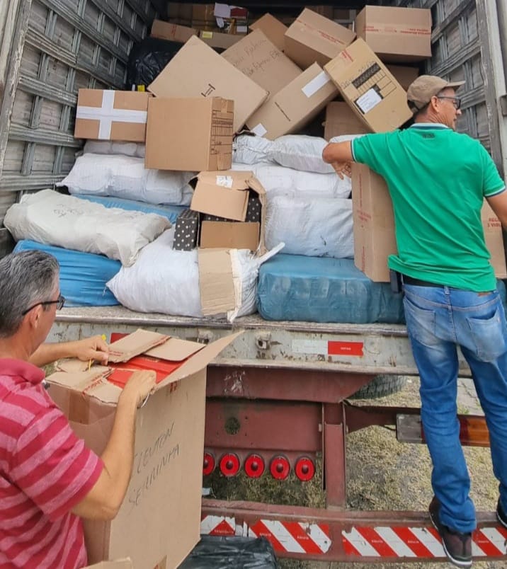 Carga de calçados falsificados é apreendida na BR 324 próximo a Feira de Santana