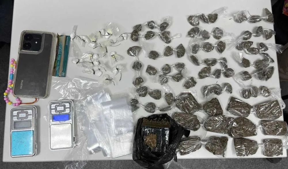 Mulher é presa com droga no Campo do Gado