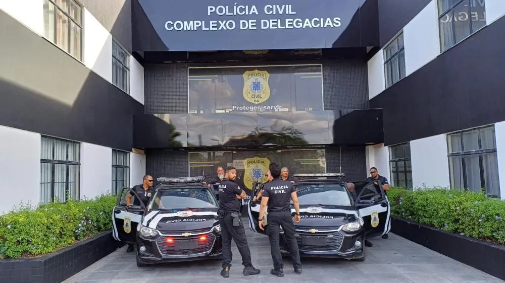 Homem investigado por tráfico de drogas e associação para o tráfico é preso na rodoviária de Feira de Santana 