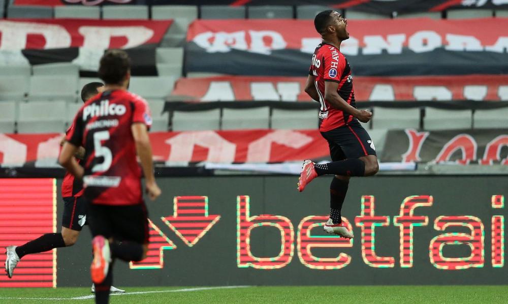  Athletico-PR elimina Peñarol e Sul-Americana terá final brasileira