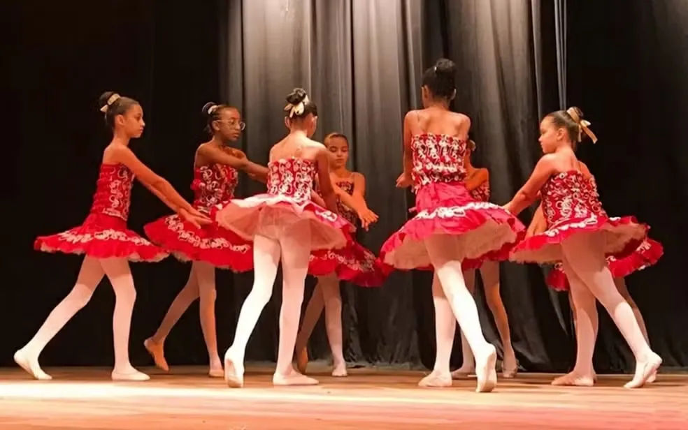  Programa oferece oficinas gratuitas de música, teatro e dança em Feira de Santana
