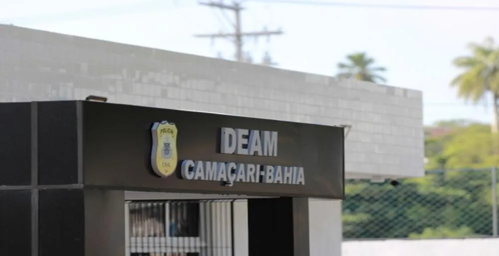Homem abusa de menina de 8 anos após oferecer R$ 5 por abraços na Bahia