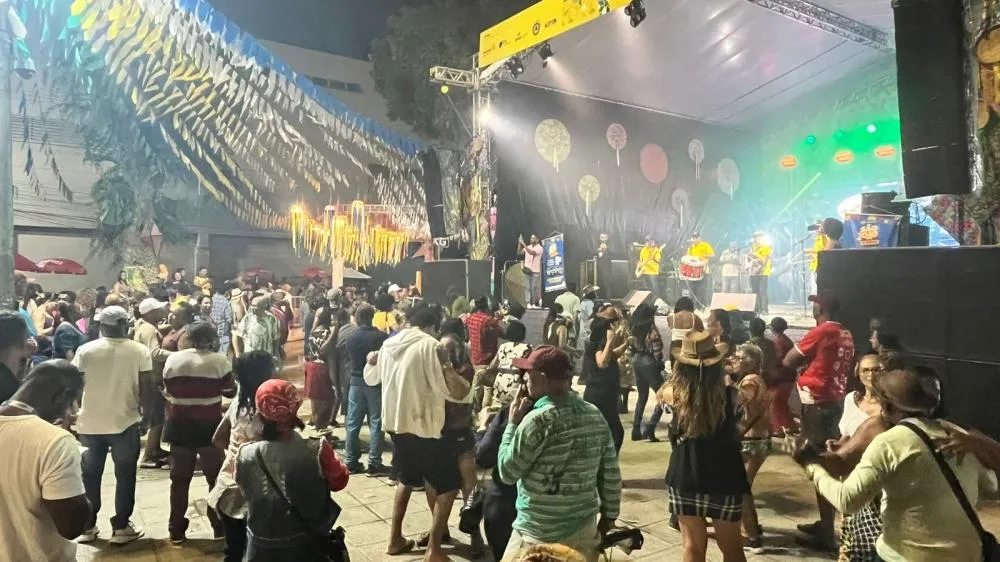 Cristiano Lobo destaca valorização da cultura nordestina e apoio aos artistas locais na abertura do Arraiá do Comércio