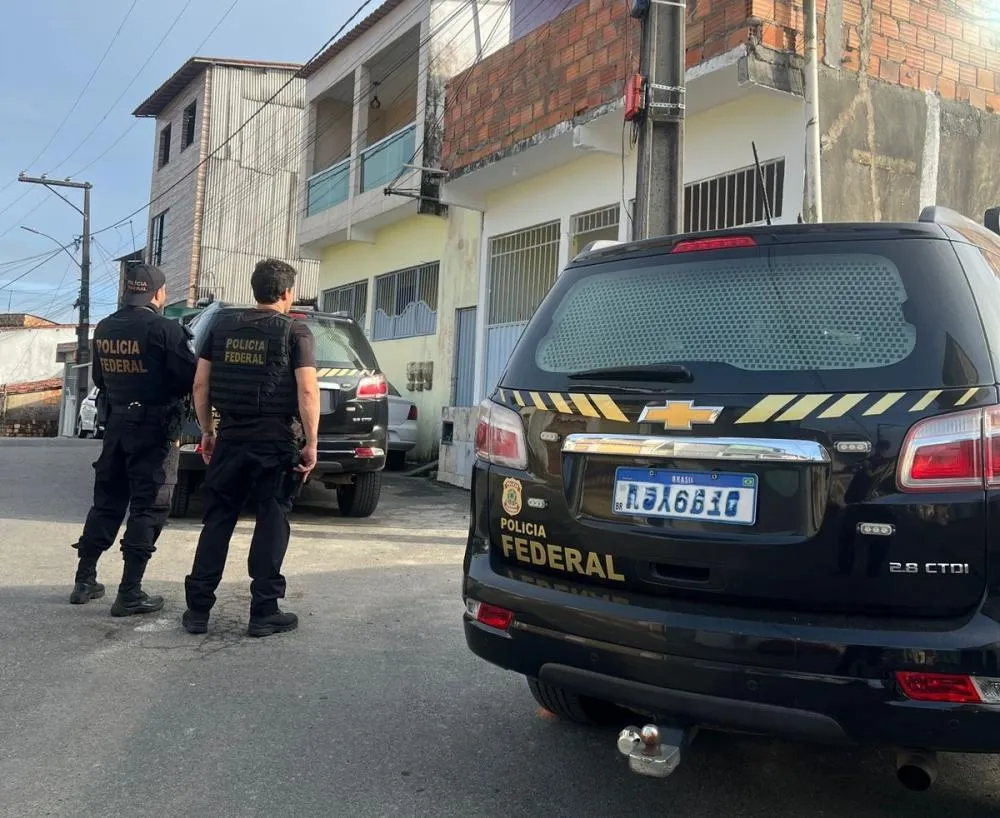 Operação da Polícia Federal investiga fraude milionária em benefícios do INSS na Bahia