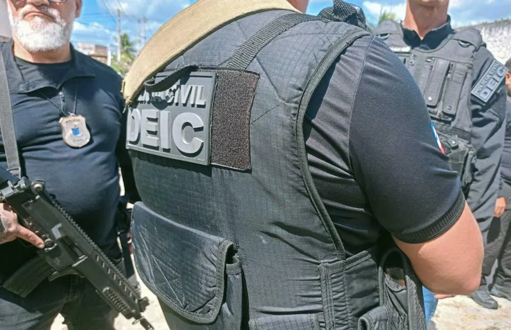 Polícia Civil de Feira de Santana prende foragido da Justiça de Santa Catarina 