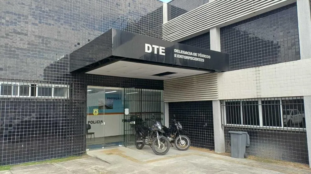 Ação da Polícia Civil apreende drogas e munições em Feira de Santana