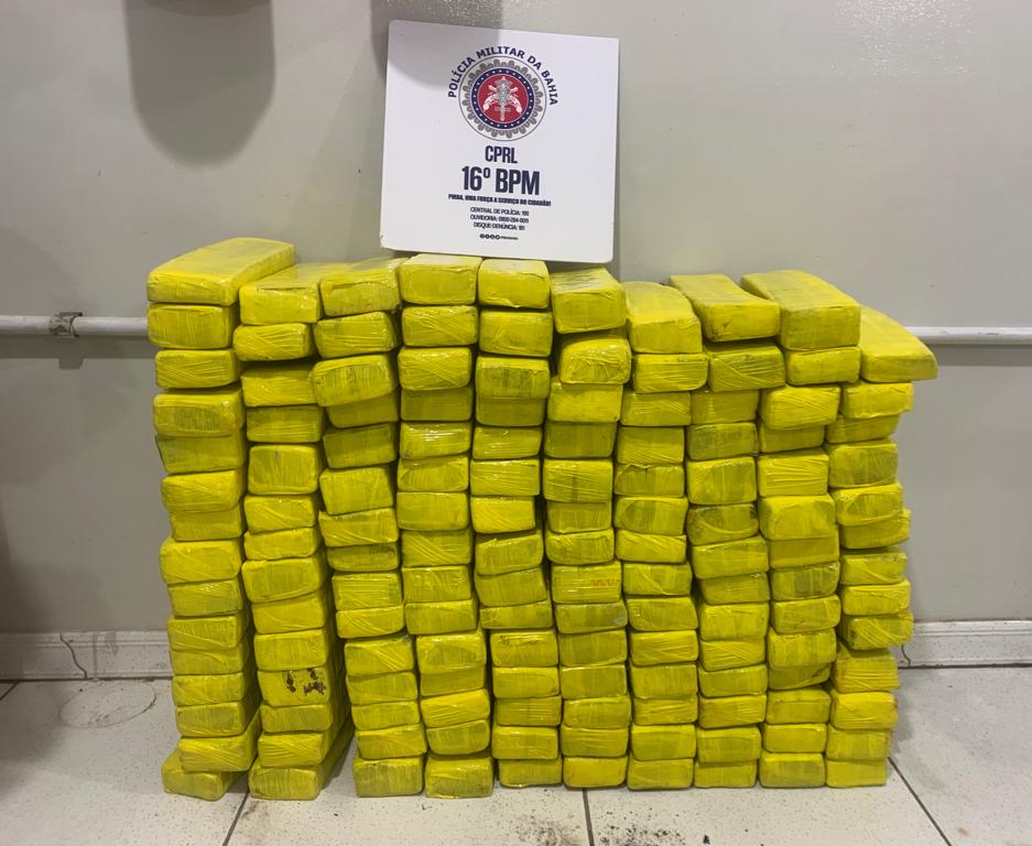 Policia Militar de Serrinha apreende 130 quilos de maconha em operação na Br 116