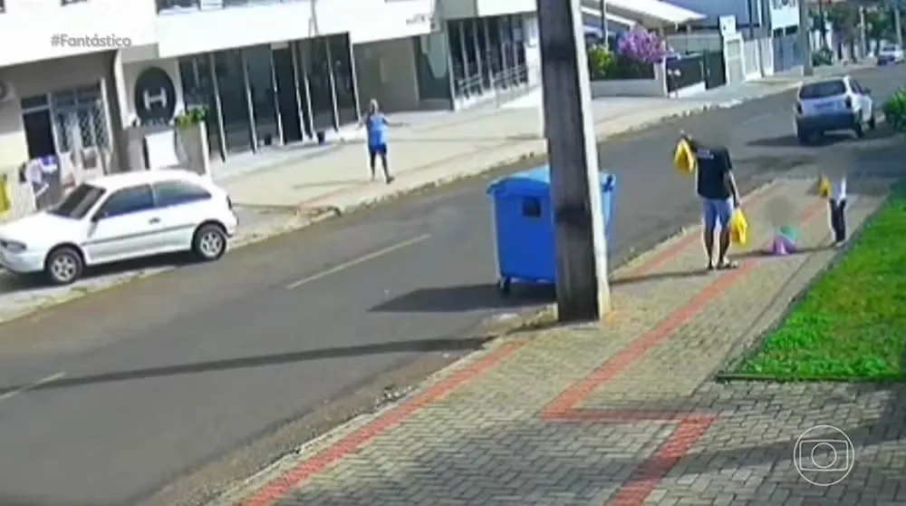 Pai preso após chutar filha de 3 anos no rosto diz que 'perdeu a cabeça'