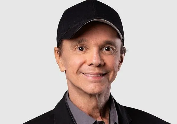 Cantor Netinho revela diagnóstico após dor no peito e acalma fãs