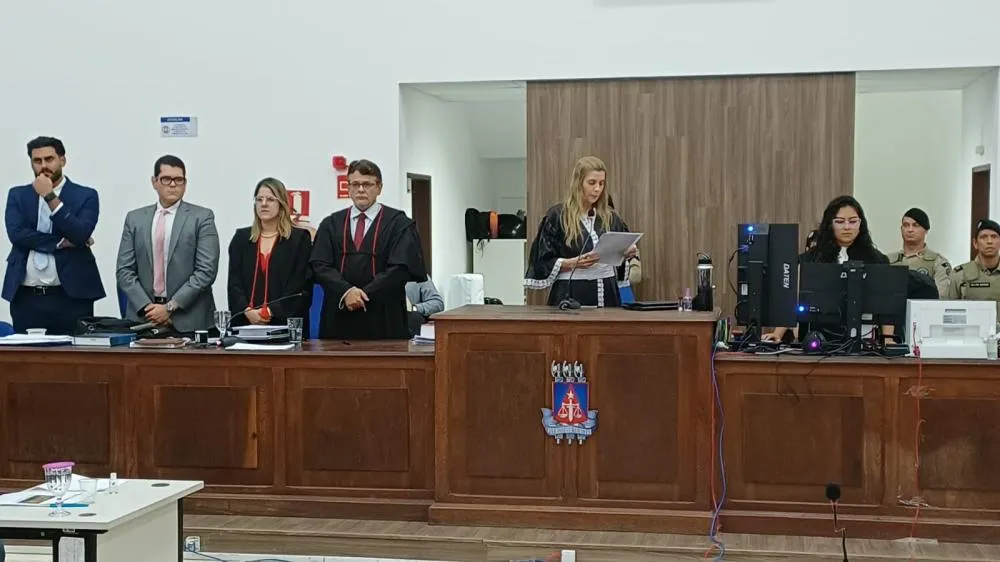 Ex-vereador é condenado a 36 anos de prisão por matar esposa grávida em Santo Estêvão