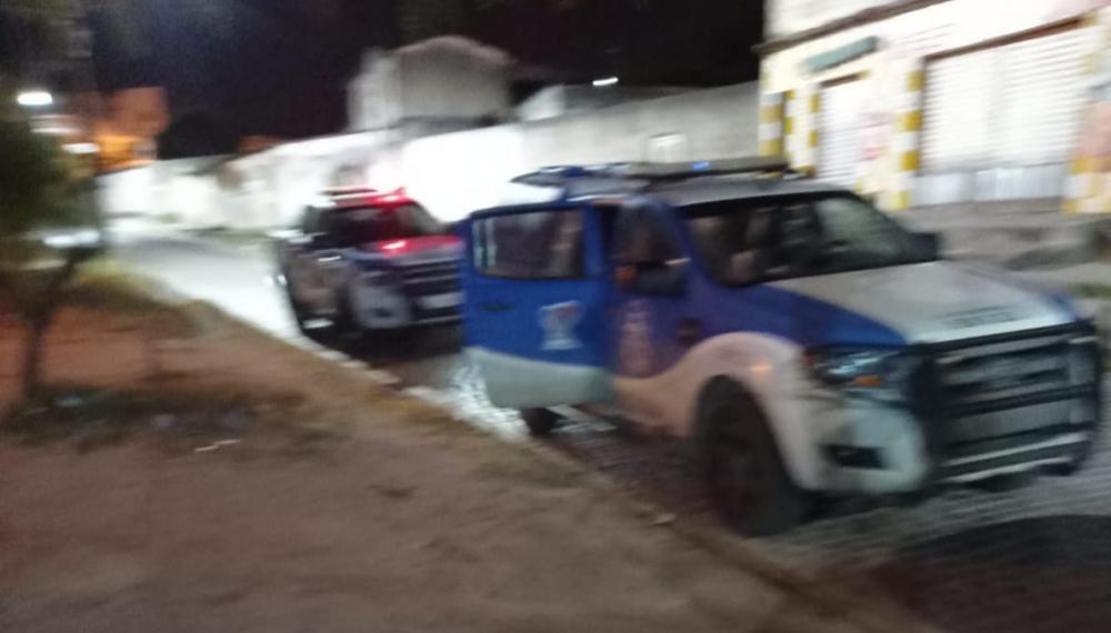 Suposto guarda municipal é assassinado no Feira 9 na madrugada nesta segunda.