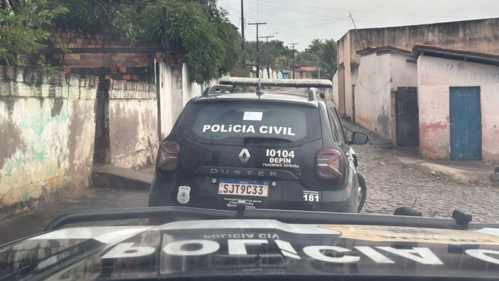 Homem é encontrado parcialmente carbonizado e com marcas de tiros em Santa Estêvão