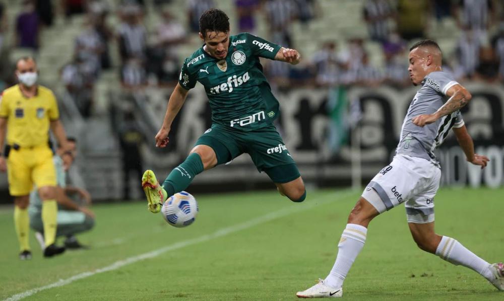 Palmeiras supera Ceará em jogo atrasado do Brasileiro