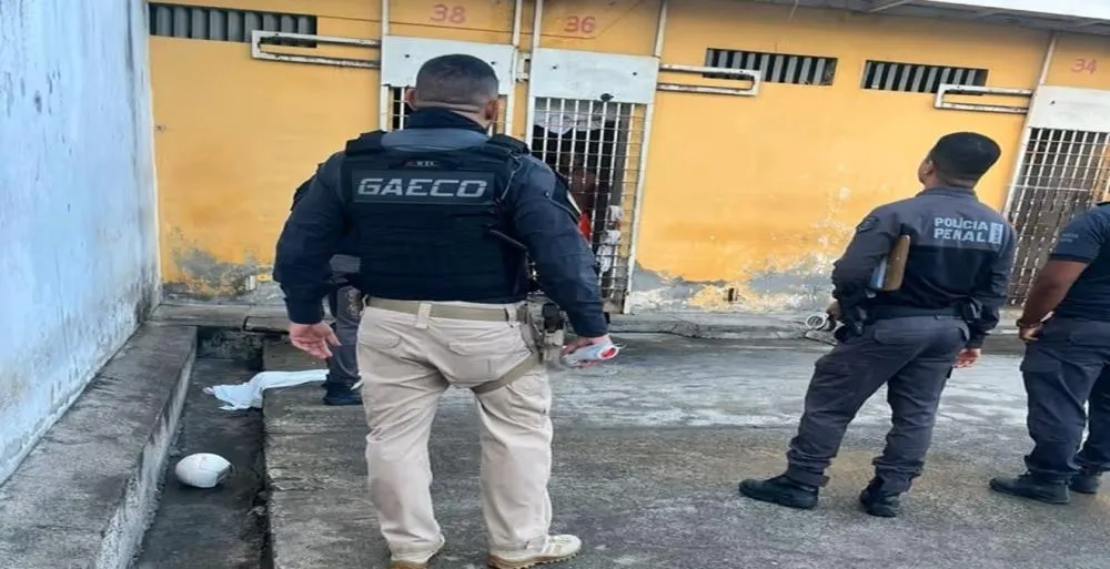 Policial penal é alvo de operação que apura corrupção e entrada clandestina de celulares no presídio de Feira de Santana