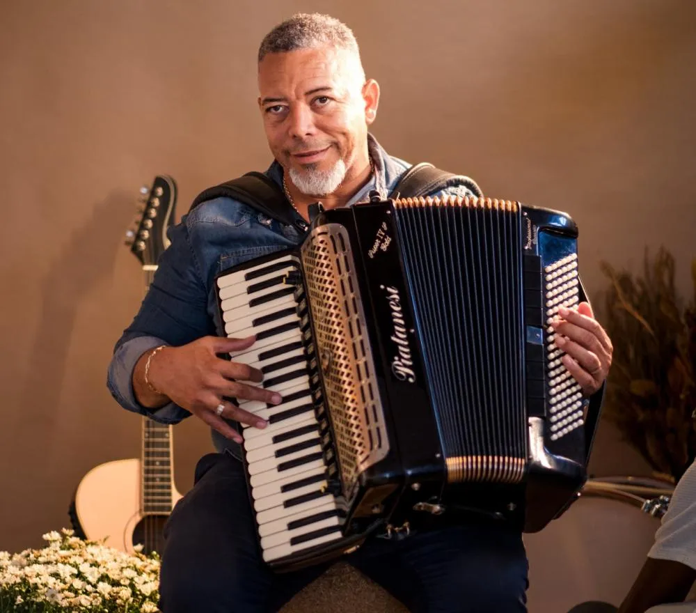 DR Ed Forrozeiro lança clipe e música “Terra, Vida e Esperança” e dá início ao Projeto Gonzagão