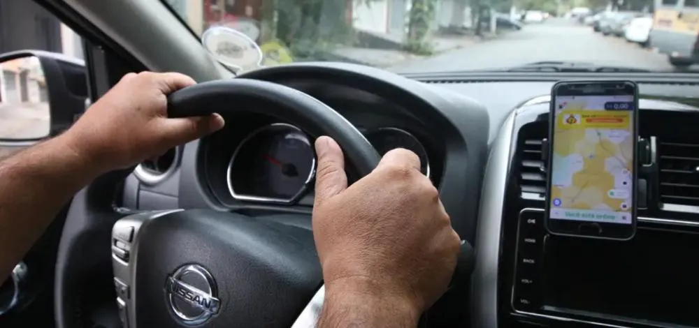 STF retoma julgamento sobre vínculo entre motoristas de apps e plataformas
