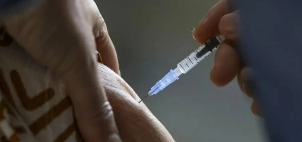 Anvisa amplia indicação de vacina contra meningite para crianças a partir de 6 semanas de idade