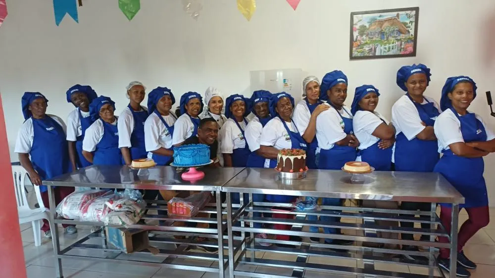 Curso de confeitaria amplia oportunidades de qualificação e renda na zona rural de Feira de Santana