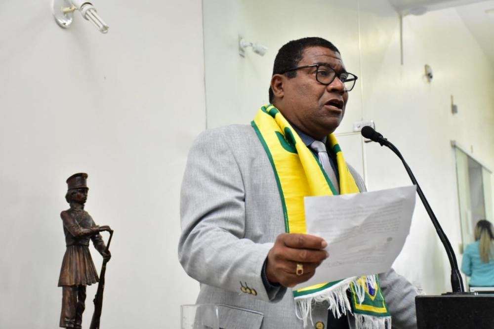 Assessores do prefeito são desobrigados de prestar esclarecimentos na Câmara; Paulão lamenta