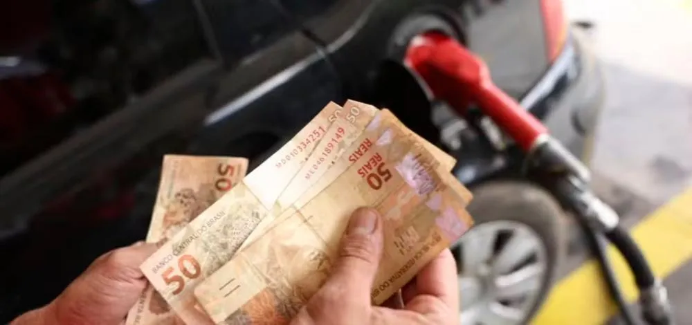 Governo reforça fiscalização de combustíveis e prevê multas de até R$ 500 milhões