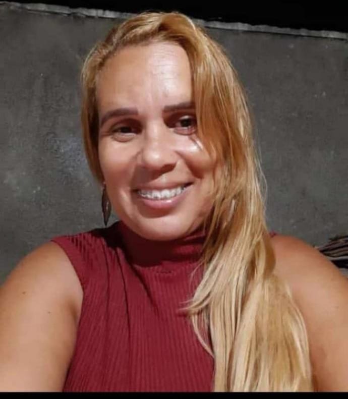 Estudante de pedagogia vítima de feminicidio sepultada em Humildes