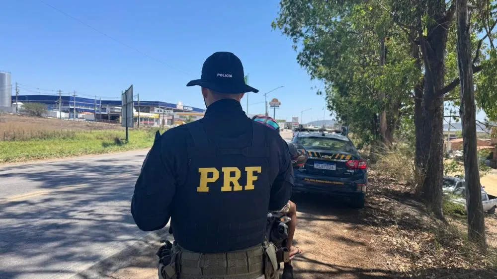 PRF reforça fiscalização nas rodovias federais de Feira de Santana durante a Operação Nossa Senhora Aparecida