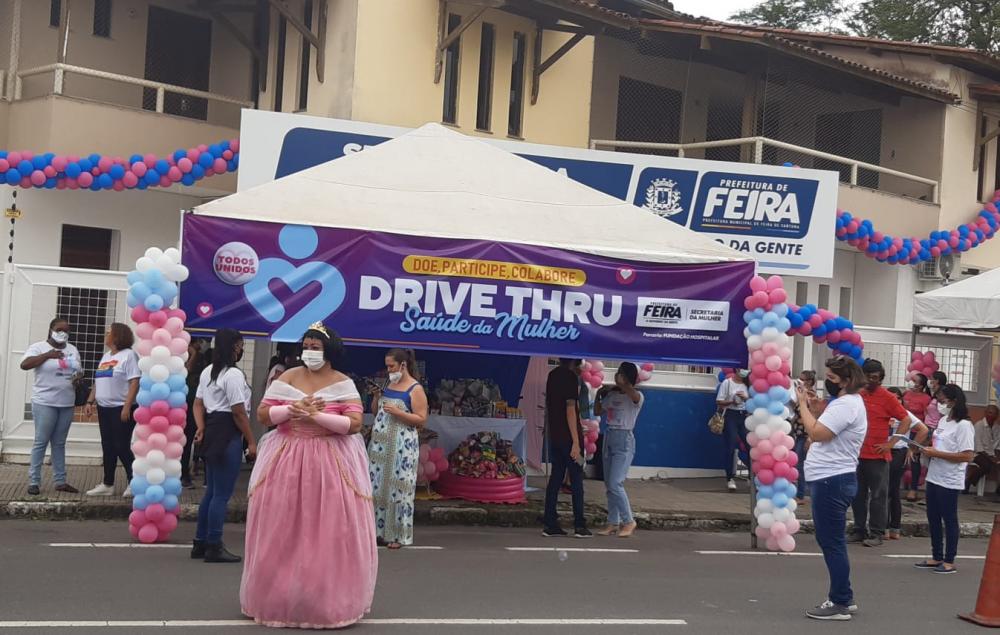 Drive Trhu solidário arrecada material de higiene para mulheres carentes