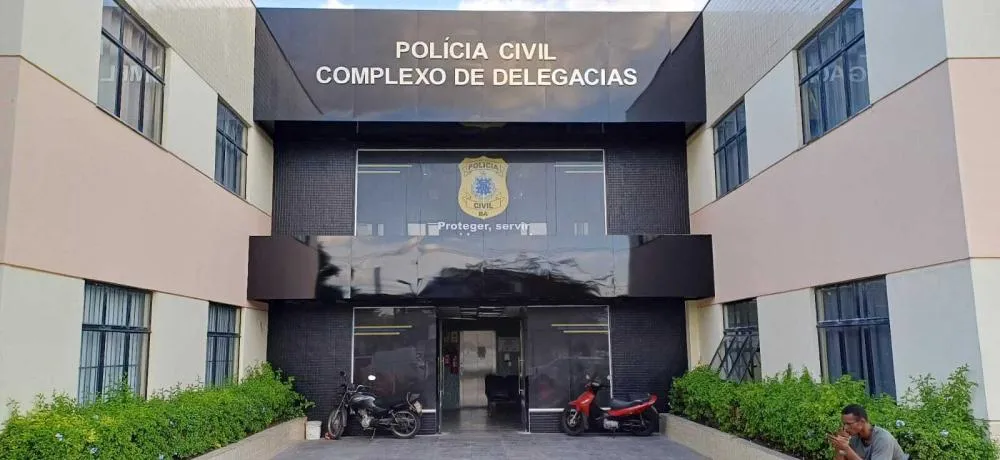Homem com mandado de prisão por homicídio é preso em Feira de Santana
