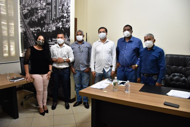 Apelo do governador aos municípios faz Câmara de Feira adiar reinício das sessões para 2ª feira