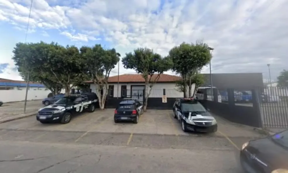 Professor é preso suspeito de estuprar estudante de 13 anos em escola