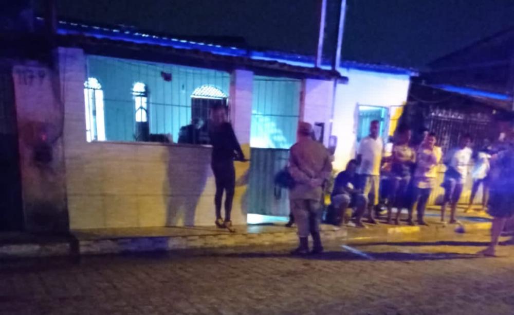 Mulher é morta a tiros dentro de casa no Campo Limpo