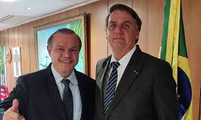 Enquanto espera Bolsonaro, presidente do PL convoca reunião com diretórios