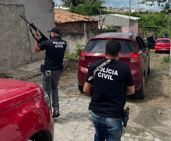 Delegacia de Furtos e Roubos cumpre 14 mandados de prisão em Feira.