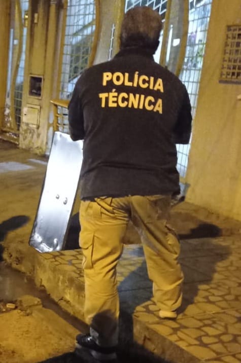 Morador encontra feto no portão de casa, No Pq. Getúlio Vargas