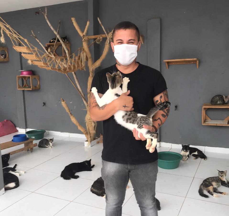 Vereador Galeguinho SPA doa 2º salário a Associação Protetora dos Animais