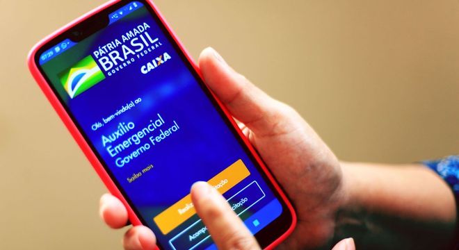 TCU identifica 350 mil pessoas que receberam auxílio irregularmente