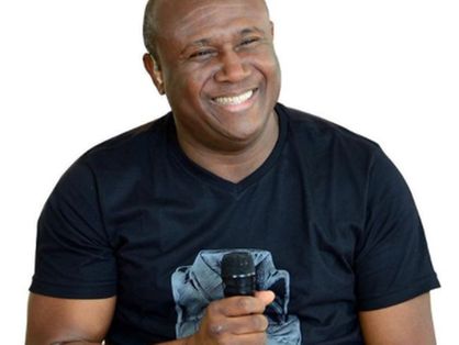 Intubado, cantor Irmão Lázaro passa por intervenções médicas