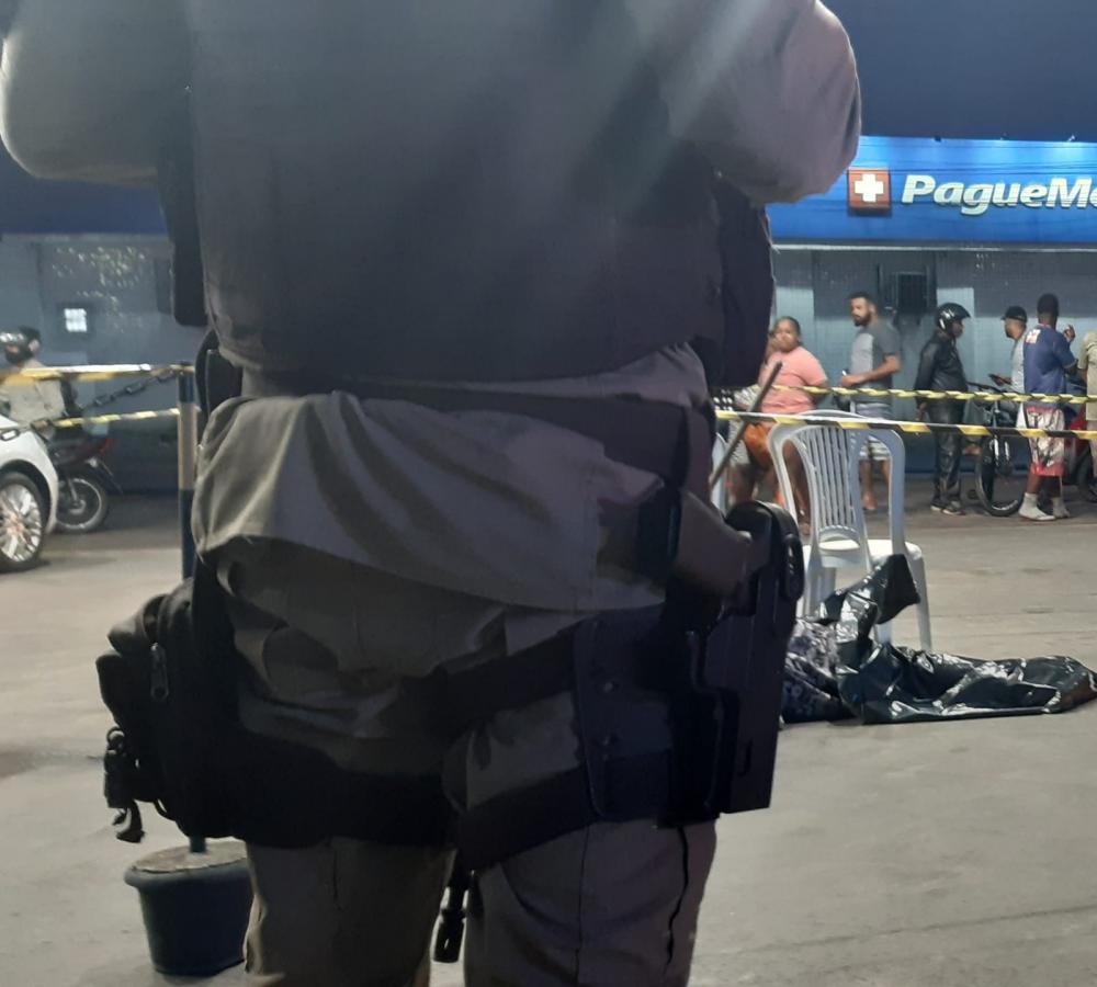 Homem executado com mais de 10 tiros em posto de combustíveis