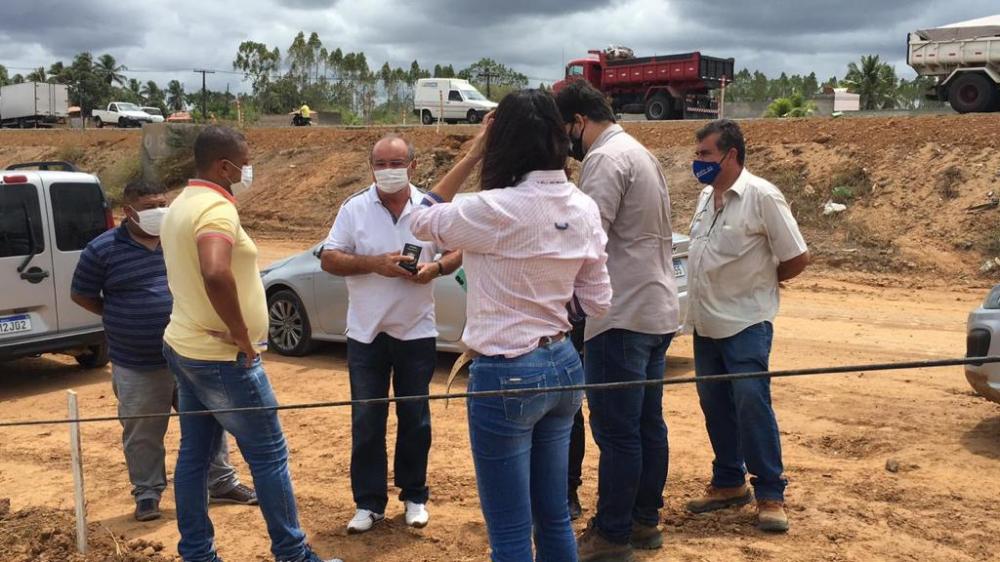 Semmam constata descarte de entulho em área de lagoa em Feira