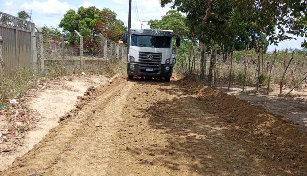 Governo Municipal concentra serviços de patrolamento na zona rural