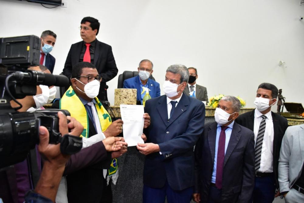 Câmara devolve à Prefeitura R$ 2,4 mi economizados em 2021 e Fernando apela por investimento em segurança