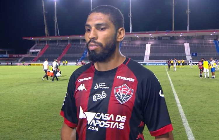 Fora dos planos do Vitória, Wallace deve defender o Brusque