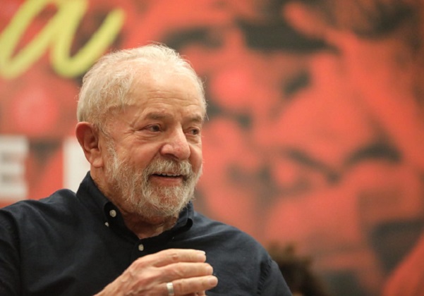 PT prepara lançamento da candidatura de Lula para fevereiro, revela colunista