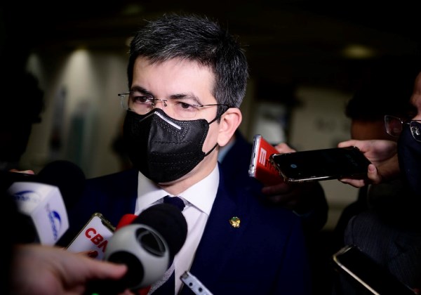 Randolfe quer nova CPI da Pandemia, com Aras sendo o primeiro convocado a depor