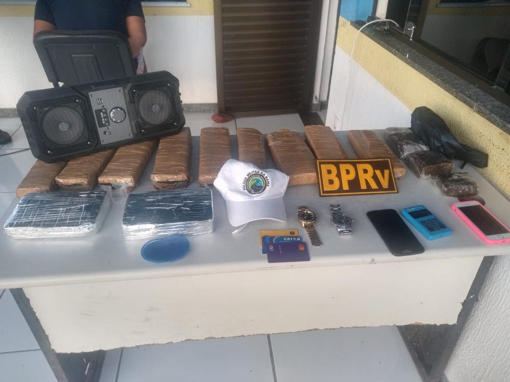 Motorista de aplicativo é preso com dez quilos de maconha e cocaína na estrada do feijão em Anguera
