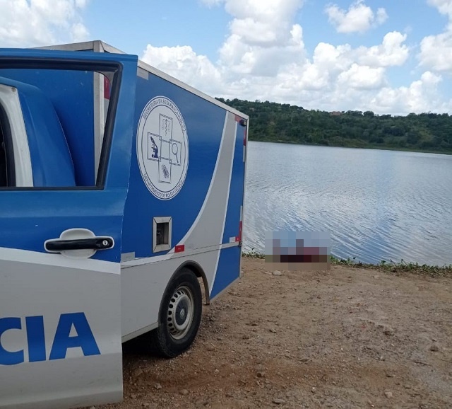 Pescadores encontram corpo boiando no rio Jacuípe em Feira de Santana