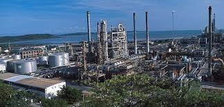 Privatizada, refinaria na Bahia vende combustível a preço superior à Petrobras