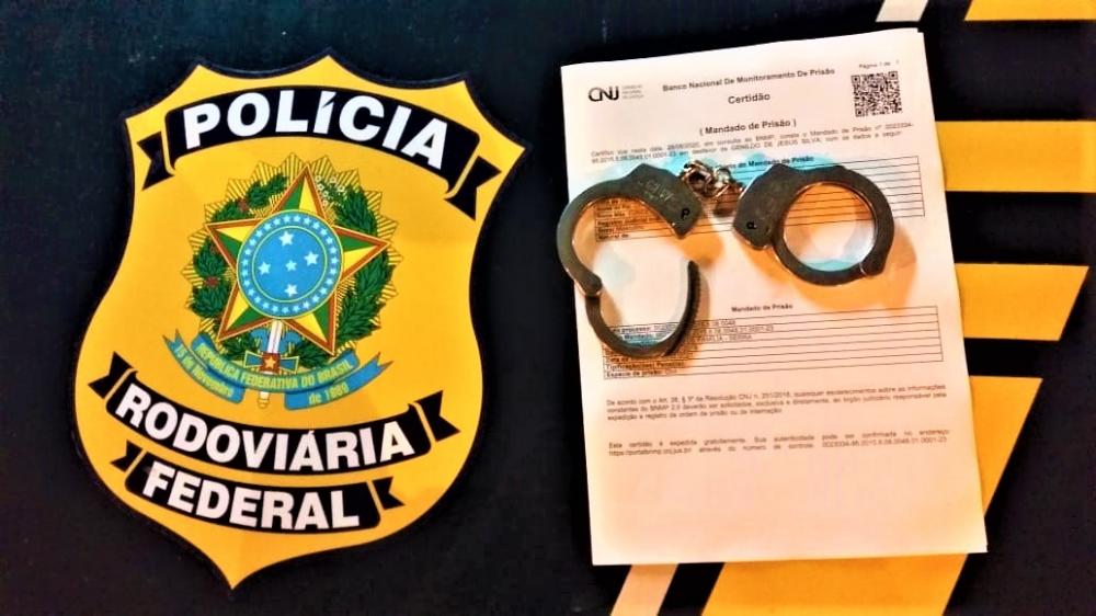 Suspeito de matar sargento da PM em Riachão é preso com carro roubado em Feira de Santana.