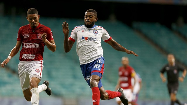 Bahia chuta 22 vezes e não acerta contra o Barcelona e perde o jogo